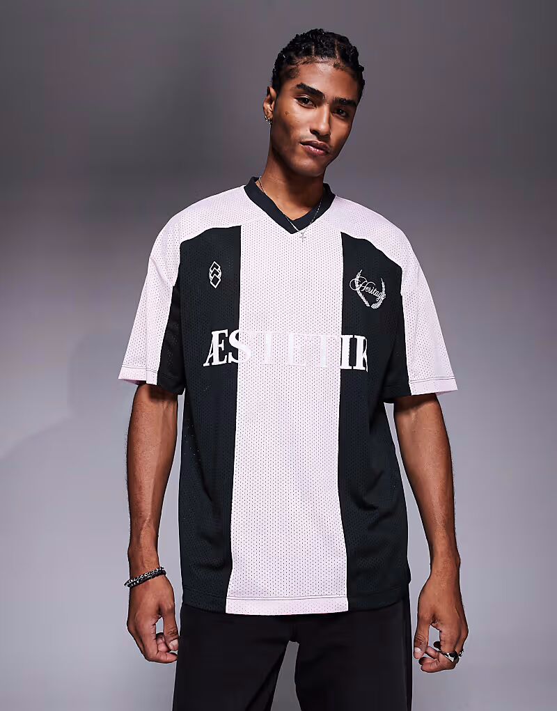 Футболка футбольного клуба River Island в черную полоску
Футболка футбольного клуба River Island в черную полоску