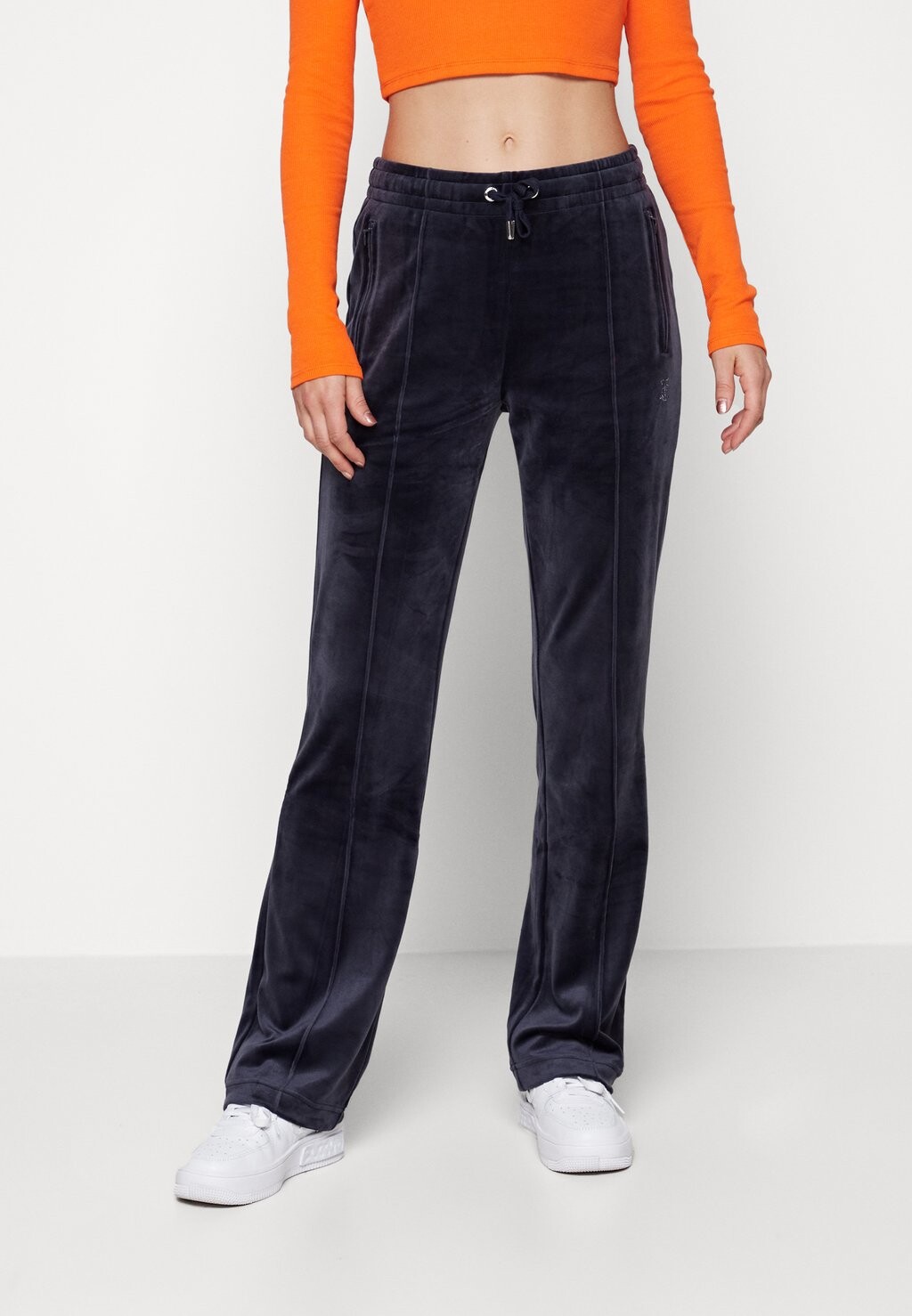 Спортивные брюки СПОРТИВНЫЕ БРЮКИ Juicy Couture, Nightsky
Спортивные брюки СПОРТИВНЫЕ БРЮКИ Juicy Couture, Nightsky