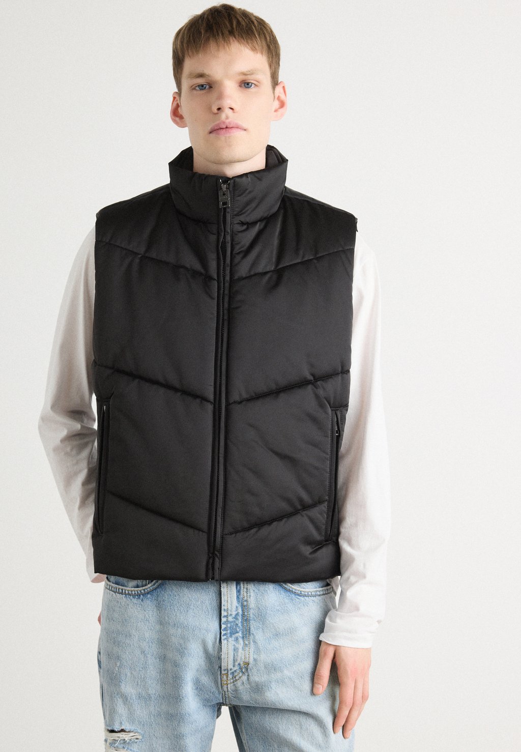 Жилет BEROLINO HUGO, черный
Жилет BEROLINO HUGO, черный