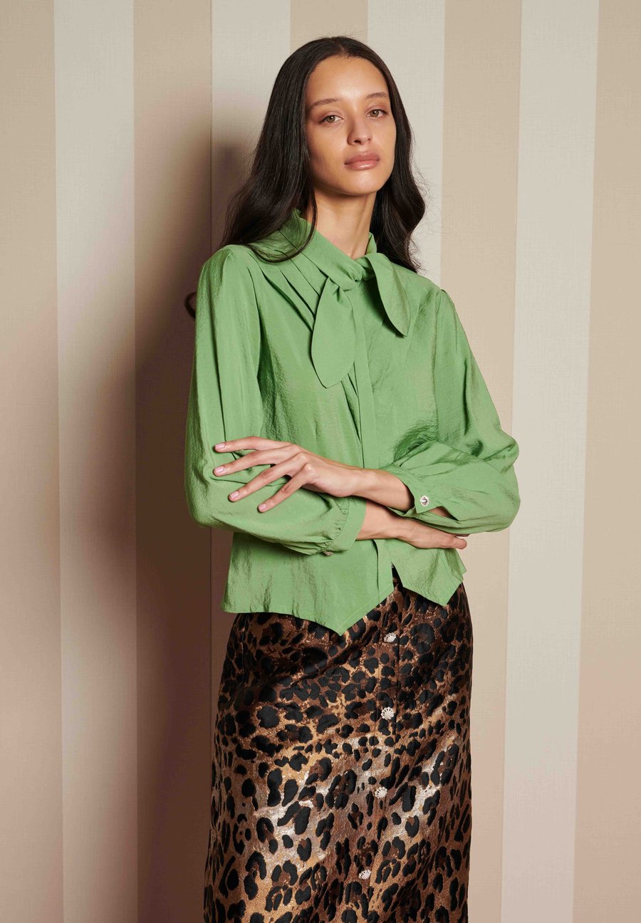 Блуза Sister Jane Button-down blouse, Green
Блуза Sister Jane Button-down blouse, Green