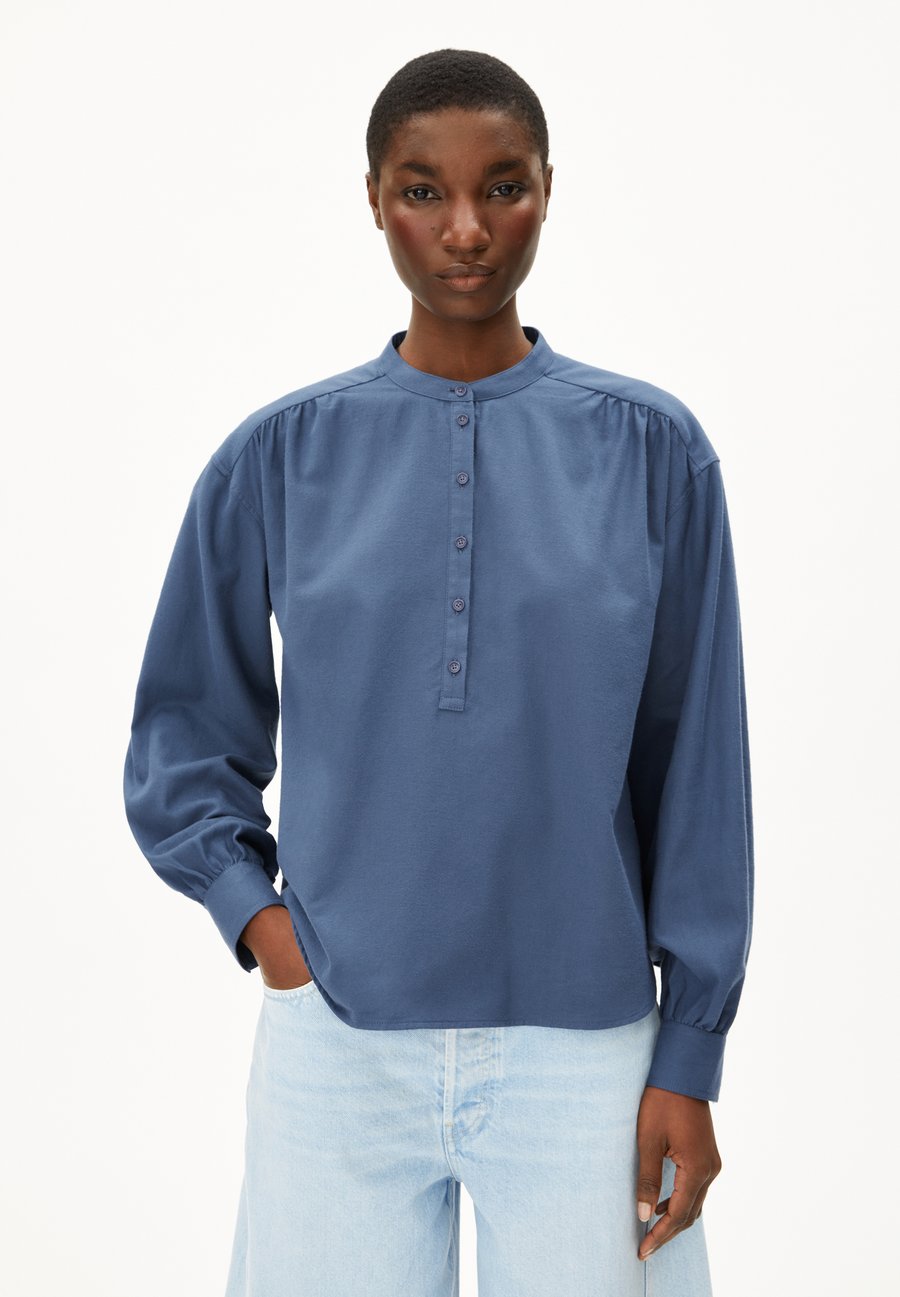 Блуза ARMEDANGELS EFINARAA, Nightshadow/Dark Blue
Блуза ARMEDANGELS EFINARAA, Nightshadow/Dark Blue