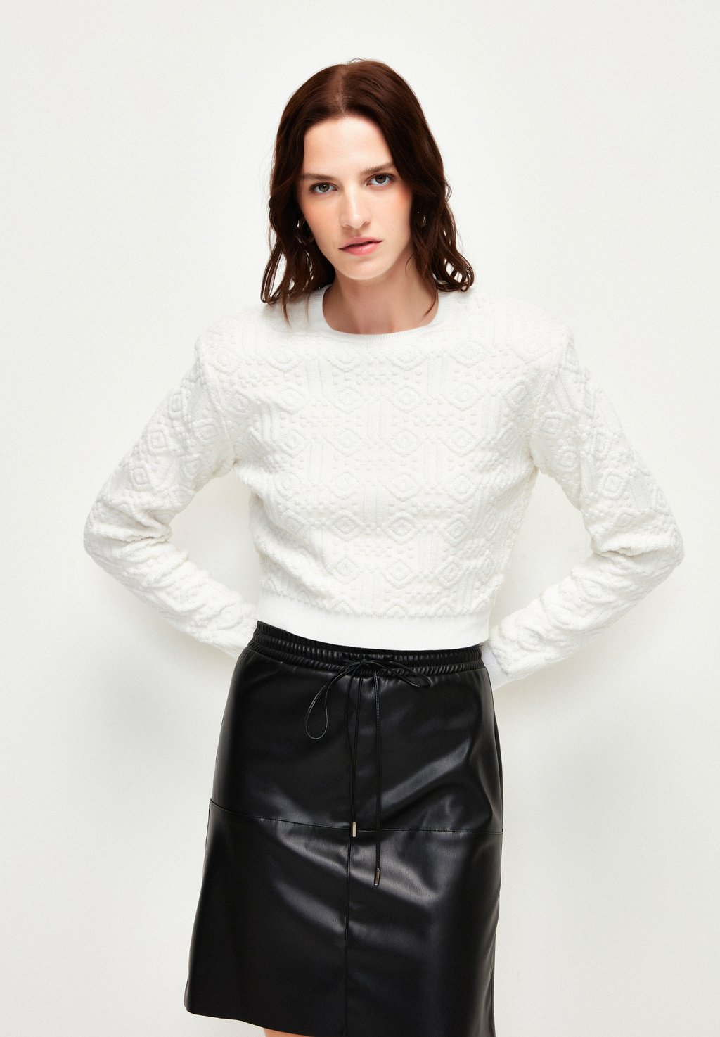Свитер CROP adL, белый
Свитер CROP adL, белый