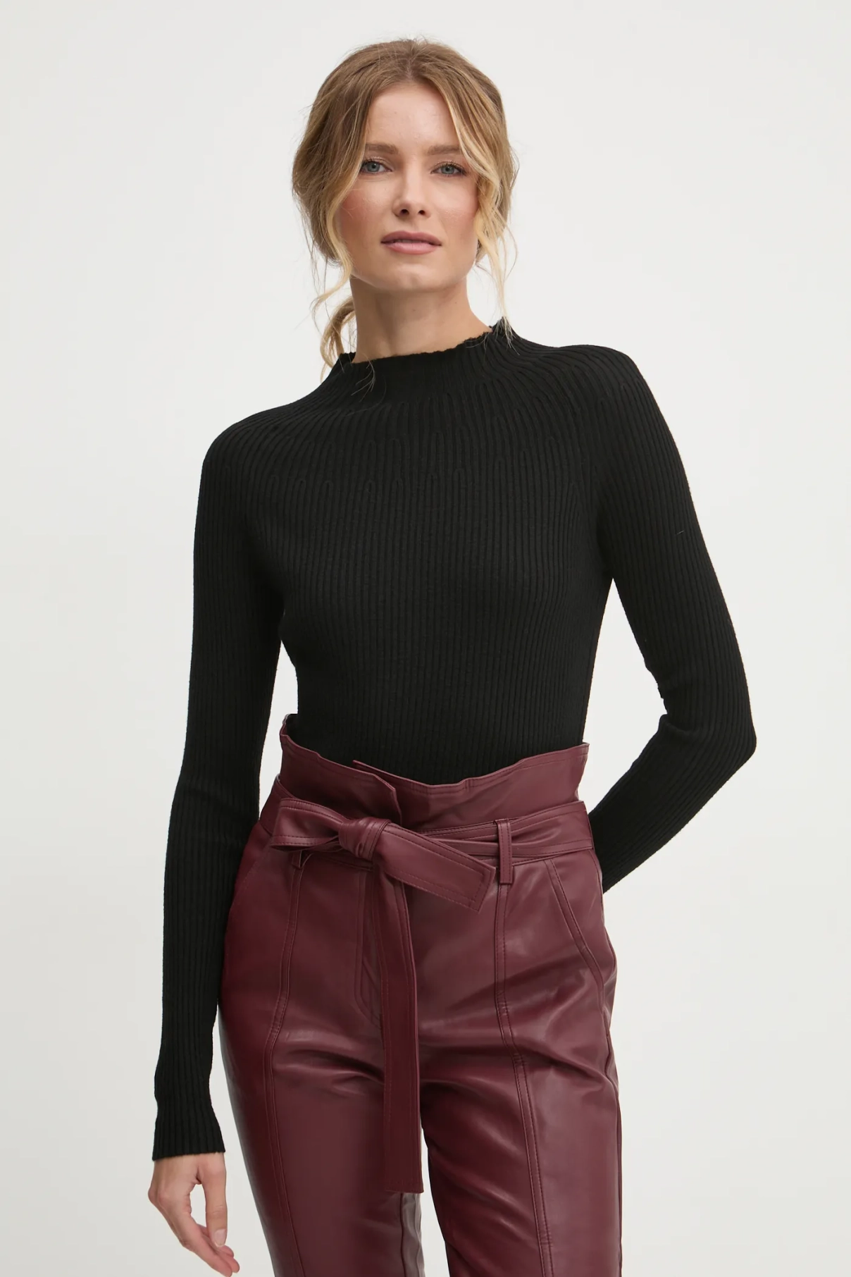 Свитер Answear Lab, черный
Свитер Answear Lab, черный