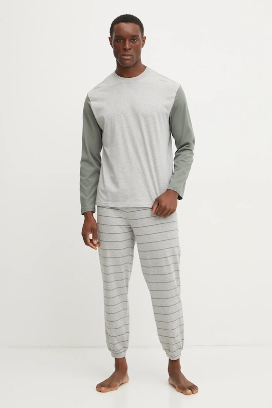 Хлопковая пижама United Colors Of Benetton, серый
Хлопковая пижама United Colors Of Benetton, серый