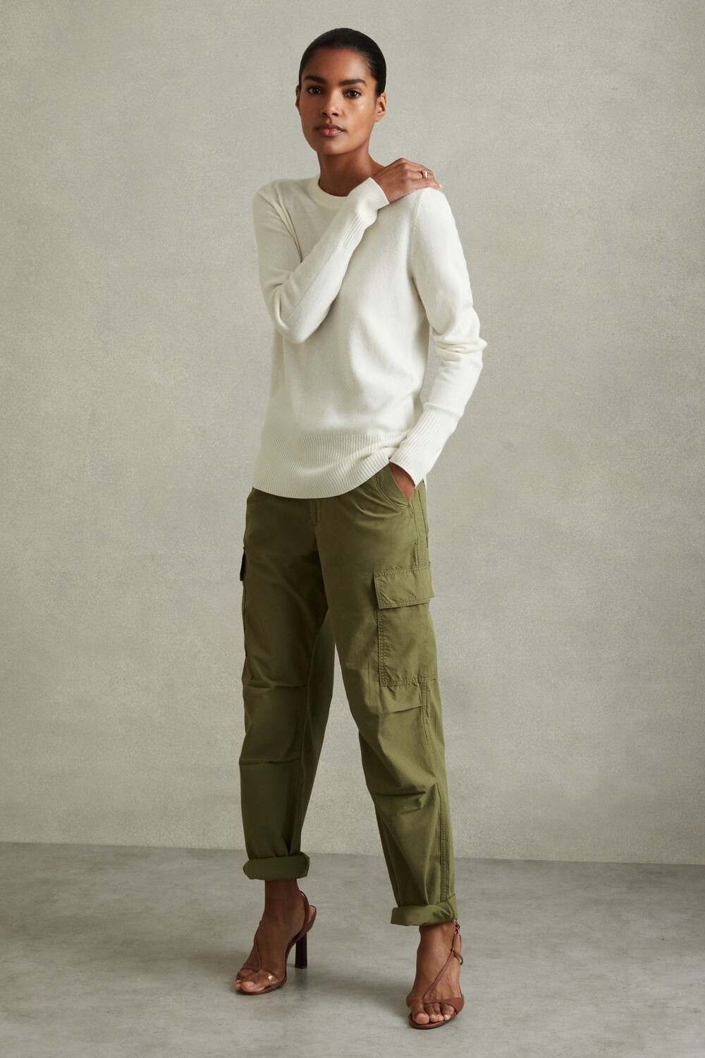 Джемпер Annie из смесовой шерсти с круглым вырезом и кашемиром Reiss, бежевый
Джемпер Annie из смесовой шерсти с круглым вырезом и кашемиром Reiss, бежевый