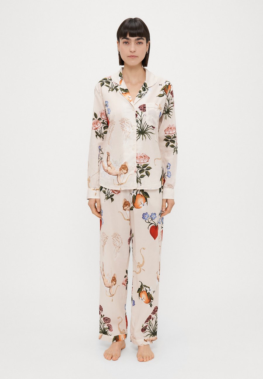 Пижамный комплект Desmond & Dempsey WOMENS LONG , Cream/Off-White
Пижамный комплект Desmond & Dempsey WOMENS LONG , Cream/Off-White