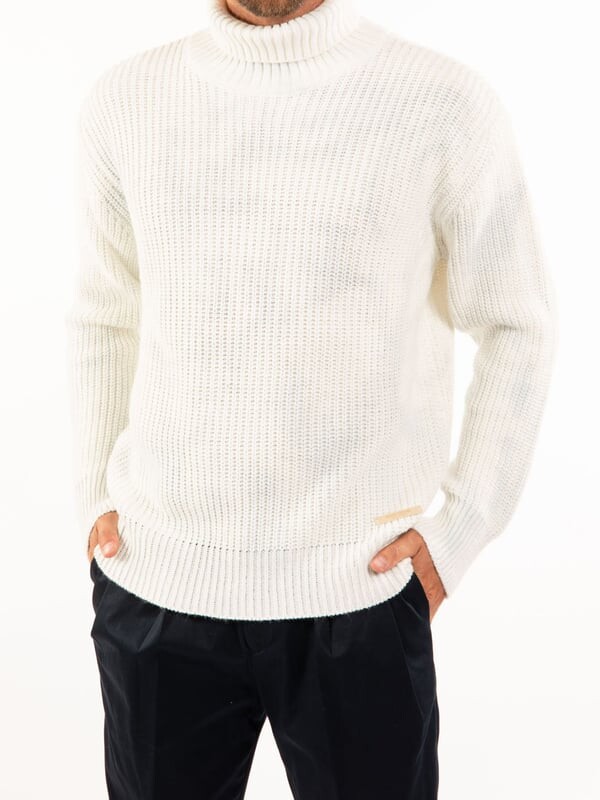 Свитер dolcevita мужское Takeshy Kurosawa, белый 
Свитер dolcevita мужское Takeshy Kurosawa, белый