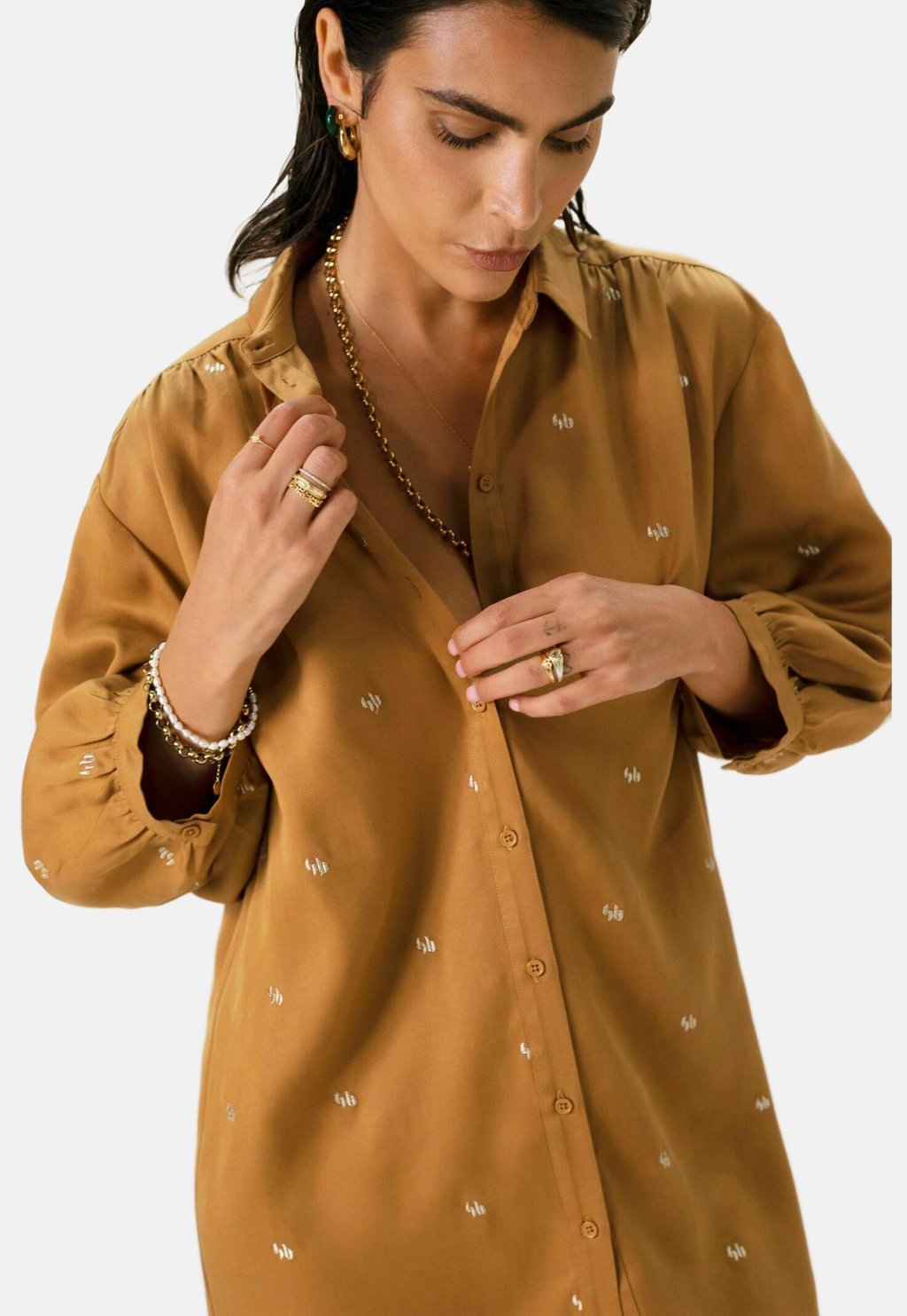 Платье-рубашка MIT PUFFÄRMELN UND STICKEREI Sissy-Boy, коричневый
Платье-рубашка MIT PUFFÄRMELN UND STICKEREI Sissy-Boy, коричневый