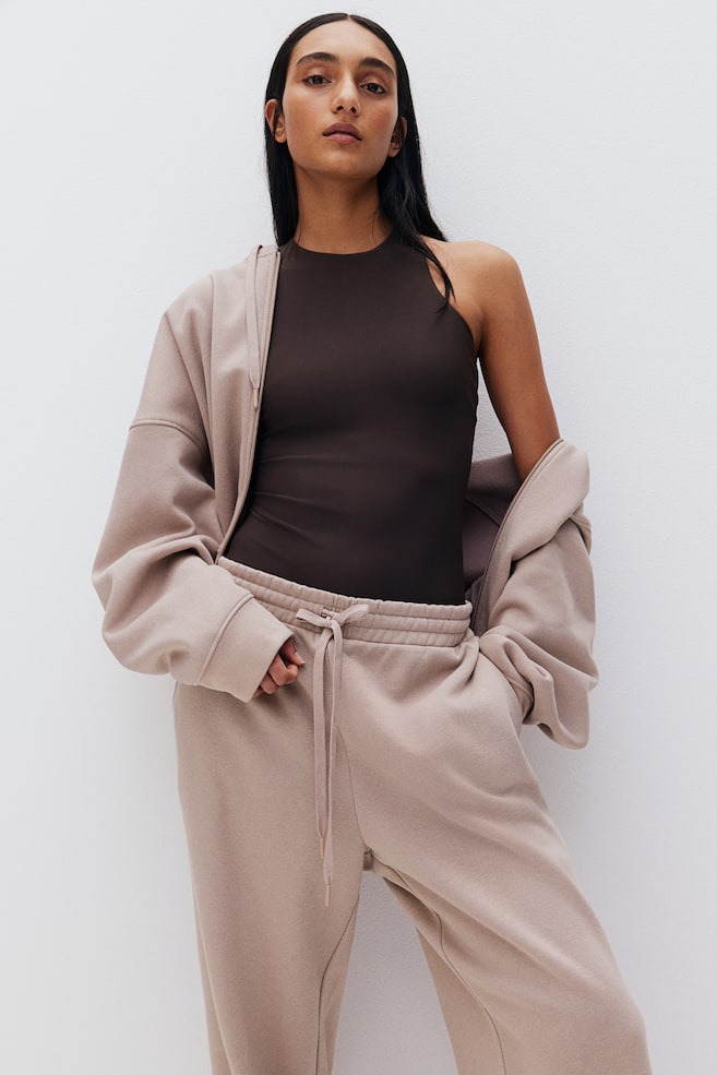 Короткая куртка с капюшоном H&M, розовый
Короткая куртка с капюшоном H&M, розовый