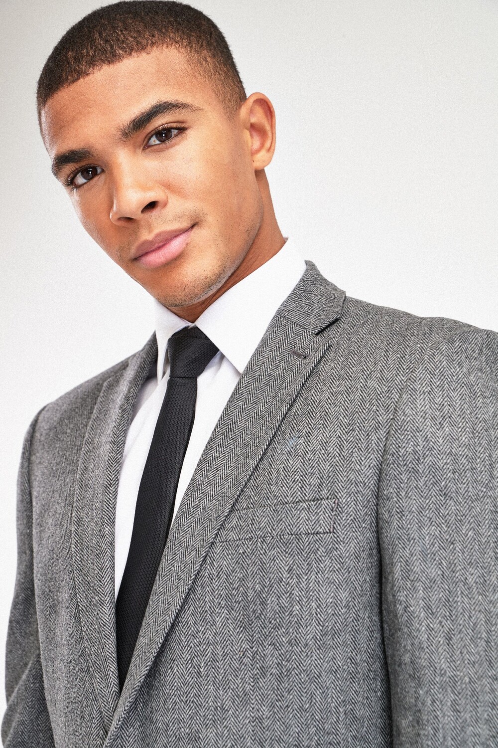 Шерстяной костюмный пиджак Nova Fides с узором «елочка» Next, серый
Шерстяной костюмный пиджак Nova Fides с узором «елочка» Next, серый