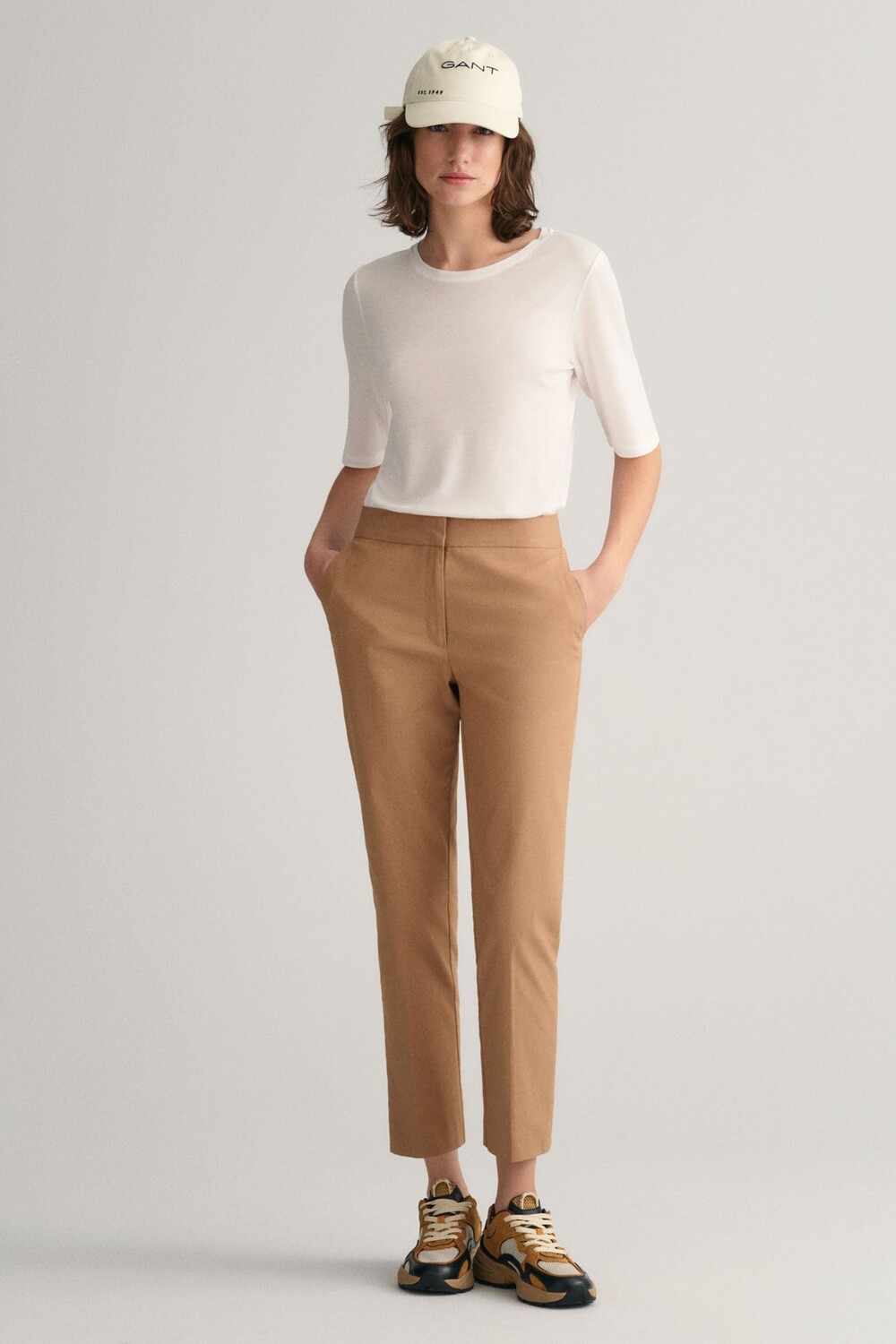 Коричневые свободные брюки-чиносы приталенного кроя Gant GANT, коричневый
Коричневые свободные брюки-чиносы приталенного кроя Gant GANT, коричневый