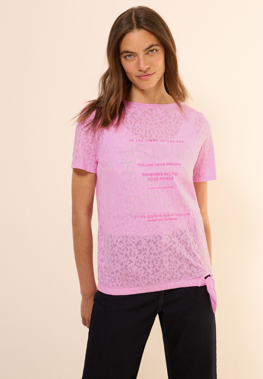 Футболка с принтом MIT SCHMUCKSTEINEN Cecil, цвет Rosa
Футболка с принтом MIT SCHMUCKSTEINEN Cecil, цвет Rosa