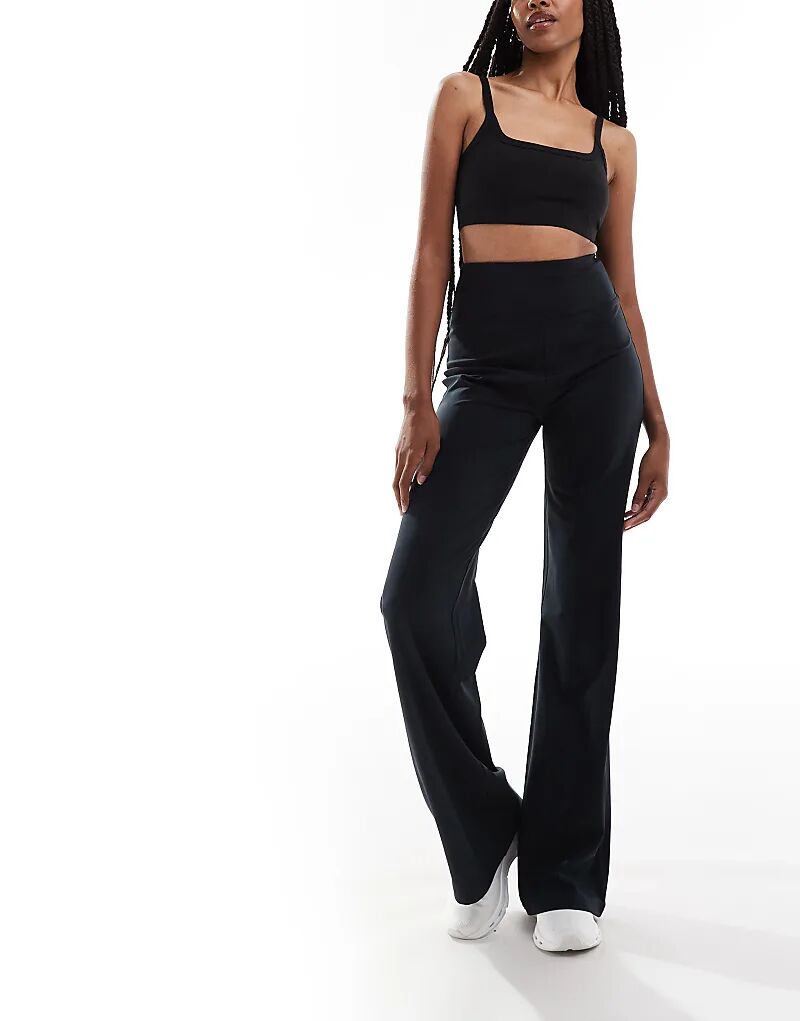 Мягкие танцевальные брюки Tall Icon черного цвета ASOS 4505
Мягкие танцевальные брюки Tall Icon черного цвета ASOS 4505
