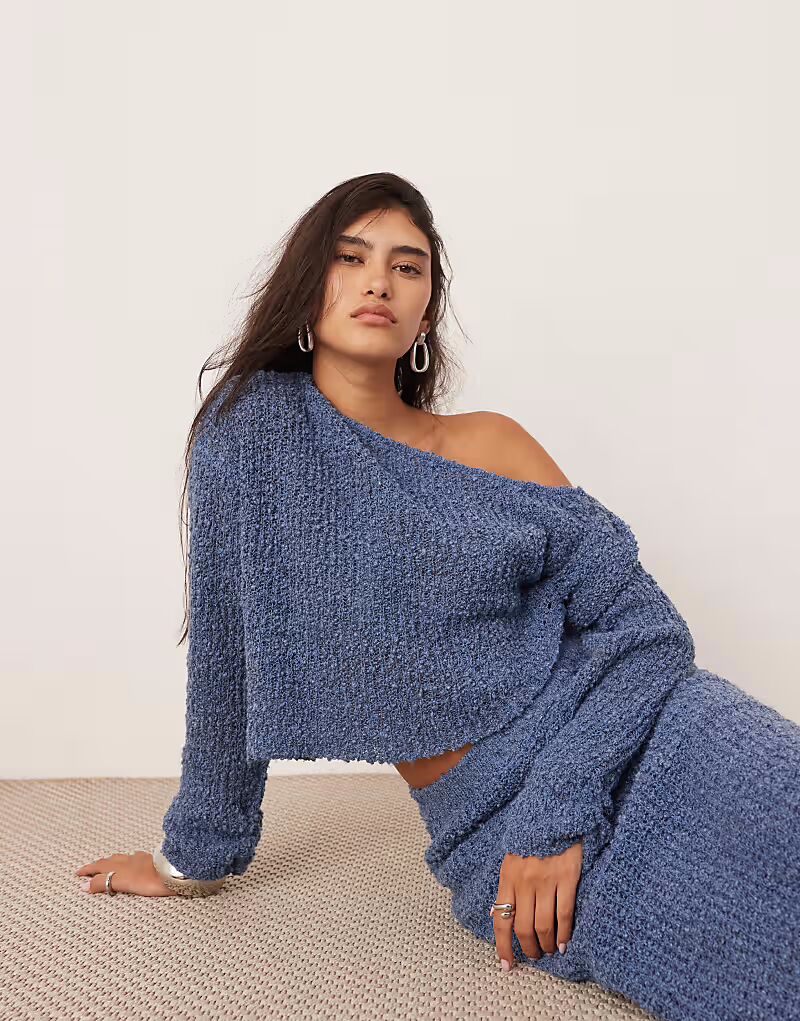 Укороченный джемпер тонкой вязки с открытыми плечами ASOS EDITION сланцево-синего цвета
Укороченный джемпер тонкой вязки с открытыми плечами ASOS EDITION сланцево-синего цвета