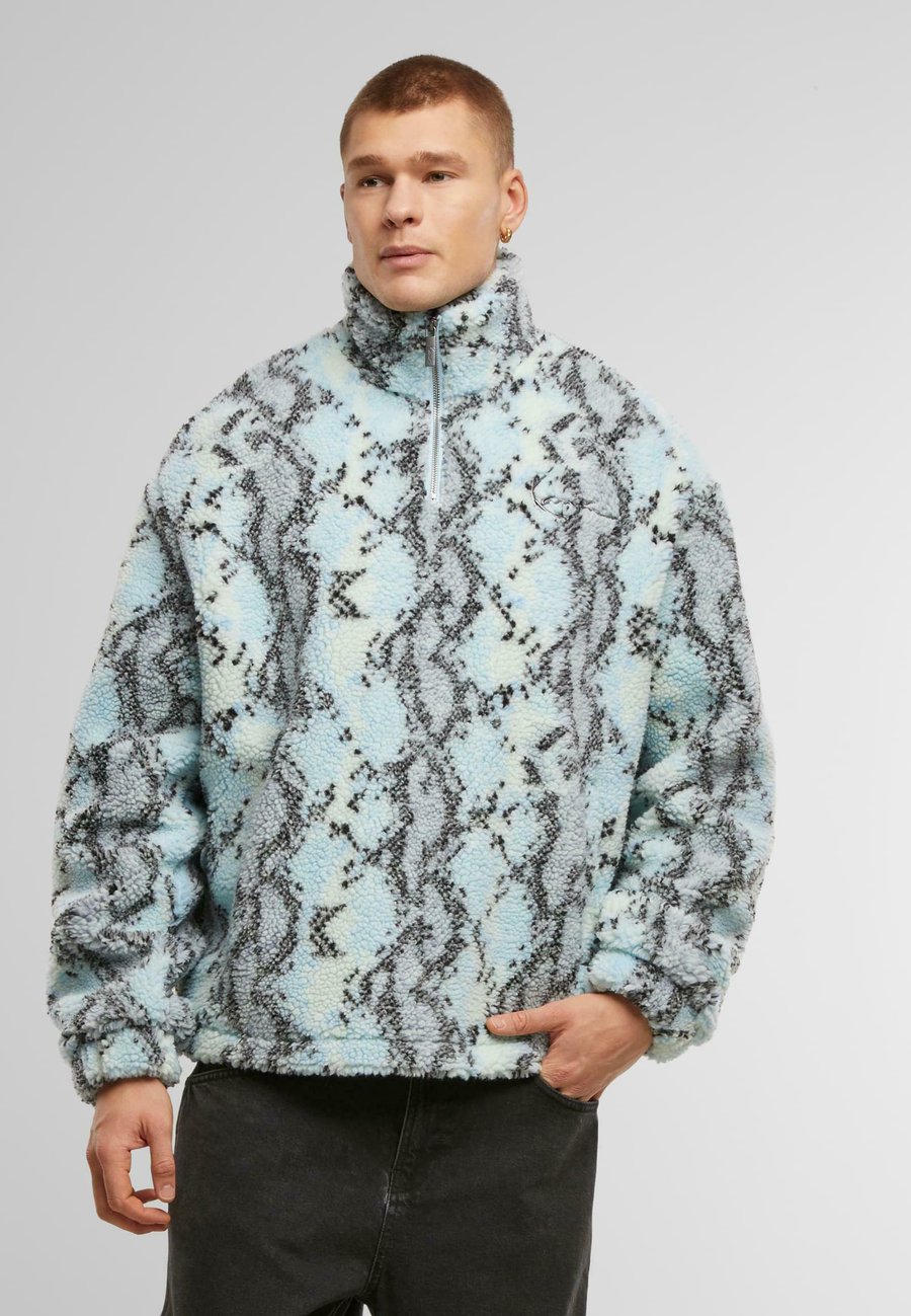 Флисовая куртка Karl Kani Fleece jacket, Black Blue/Light Blue
Флисовая куртка Karl Kani Fleece jacket, Black Blue/Light Blue