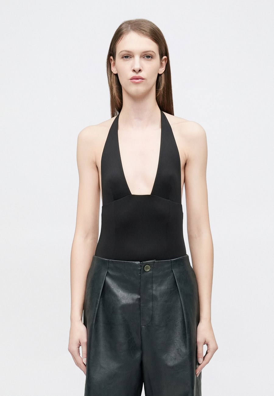 Топ KIKI DE MONTPARNASSE ECHAUFFE HALTER BODYSUIT, Black
Топ KIKI DE MONTPARNASSE ECHAUFFE HALTER BODYSUIT, Black