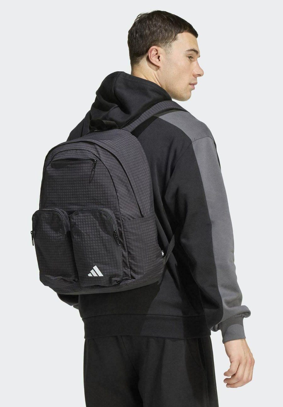 Рюкзак Adidas Performance ESSENTIALS BACK TO CAMPUS, Black/White/Black
Рюкзак Adidas Performance ESSENTIALS BACK TO CAMPUS, Black/White/Black