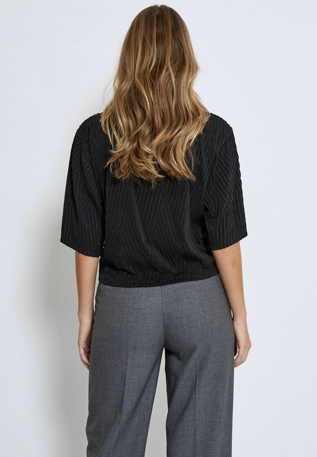 Футболка с принтом DOVE STRUCTURED PEPPERCORN, черный
Футболка с принтом DOVE STRUCTURED PEPPERCORN, черный