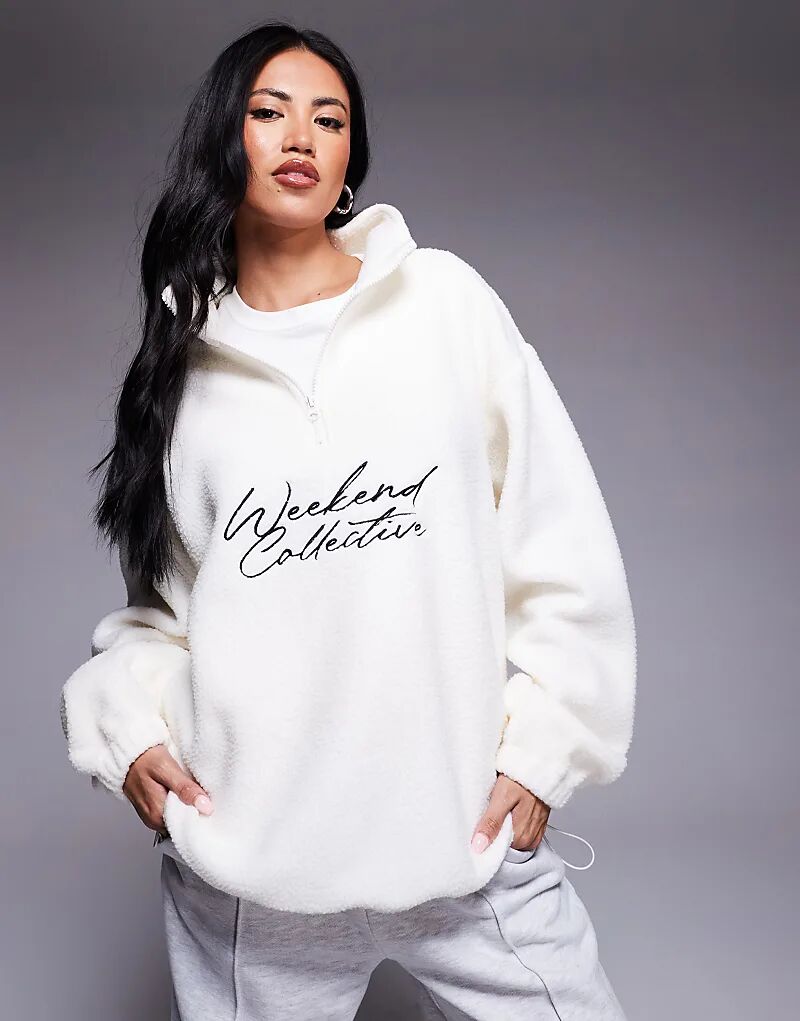 Weekend Collective Свободный флисовый джемпер с застежкой-молнией на половину длины и логотипом кремового цвета Asos Weekend Collective
Weekend Collective Свободный флисовый джемпер с застежкой-молнией на половину длины и логотипом кремового цвета Asos Weekend Collective