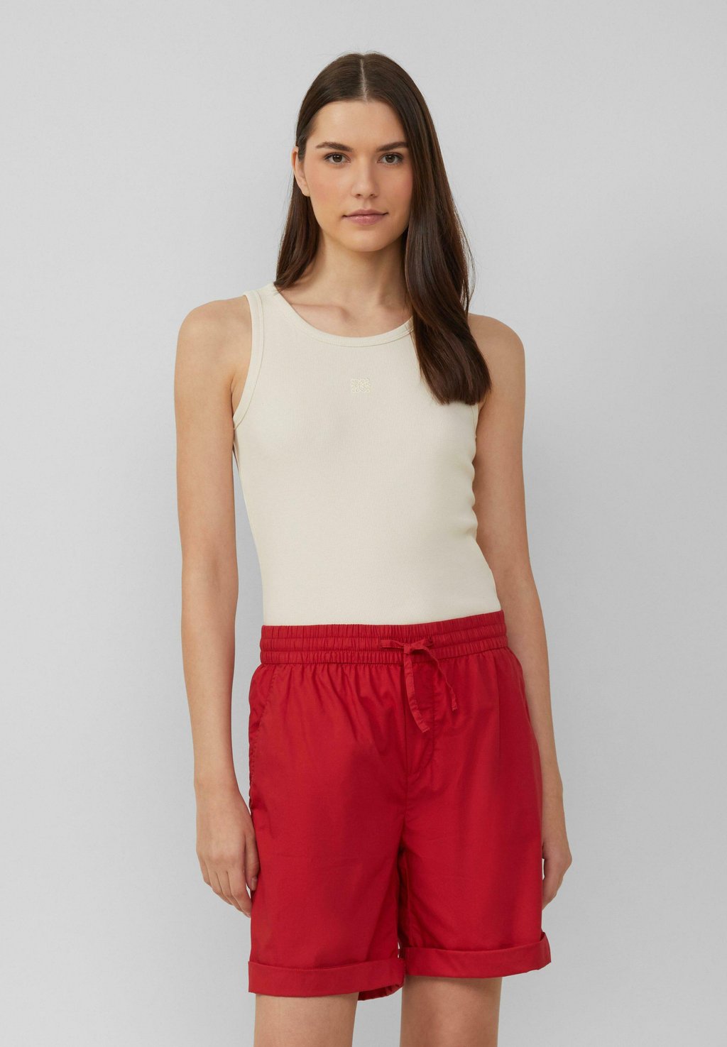 Топ IM SLIM FIT MIT STICKEREI s.Oliver, кремовый
Топ IM SLIM FIT MIT STICKEREI s.Oliver, кремовый