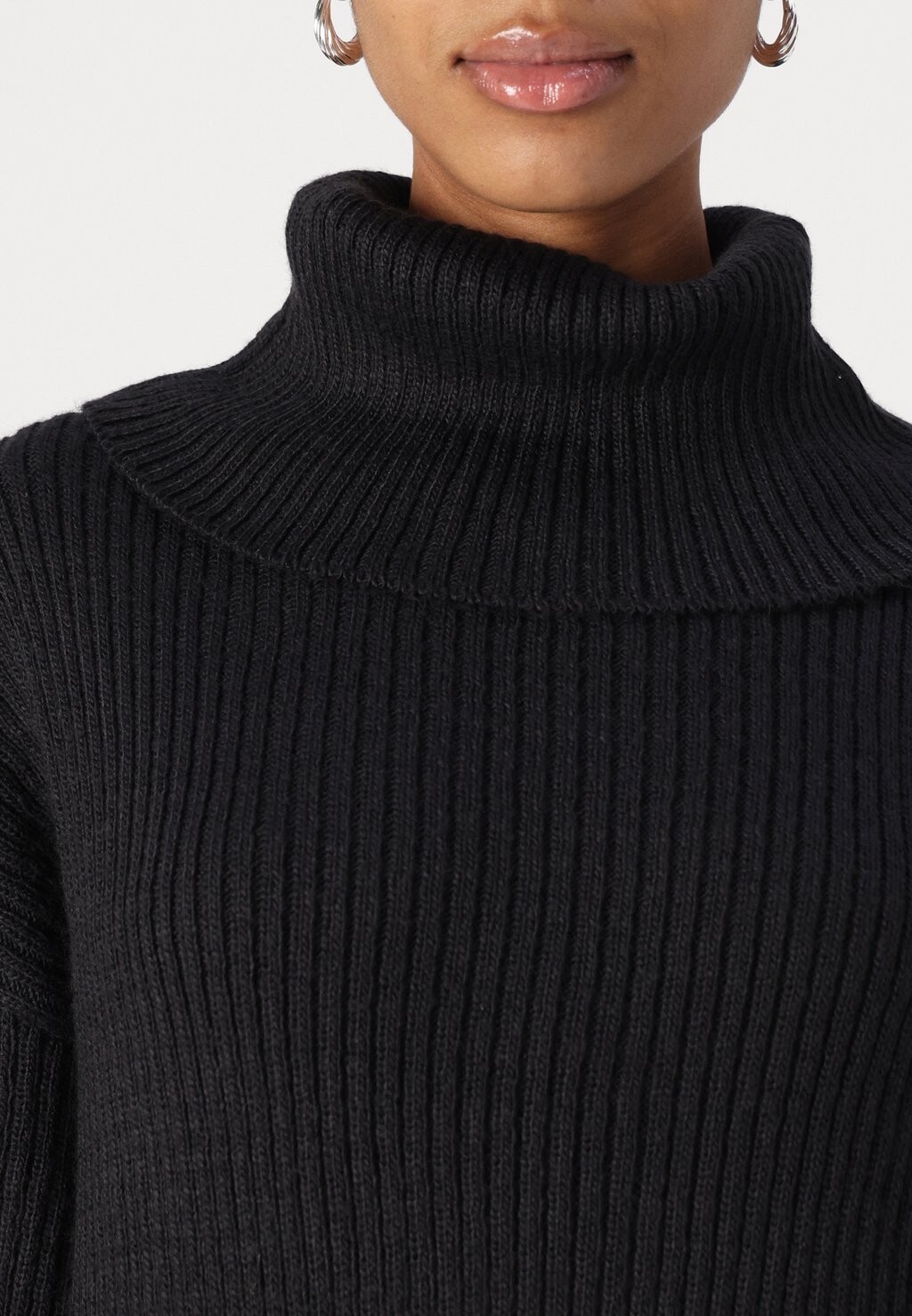 Платье-джемпер ANDOSA ICHI, черный
Платье-джемпер ANDOSA ICHI, черный