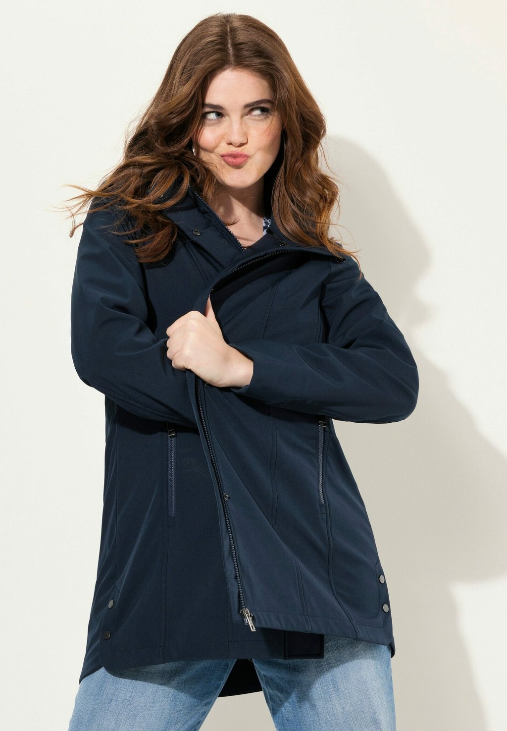 Короткое пальто Ulla Popken, темно-синий
Короткое пальто Ulla Popken, темно-синий