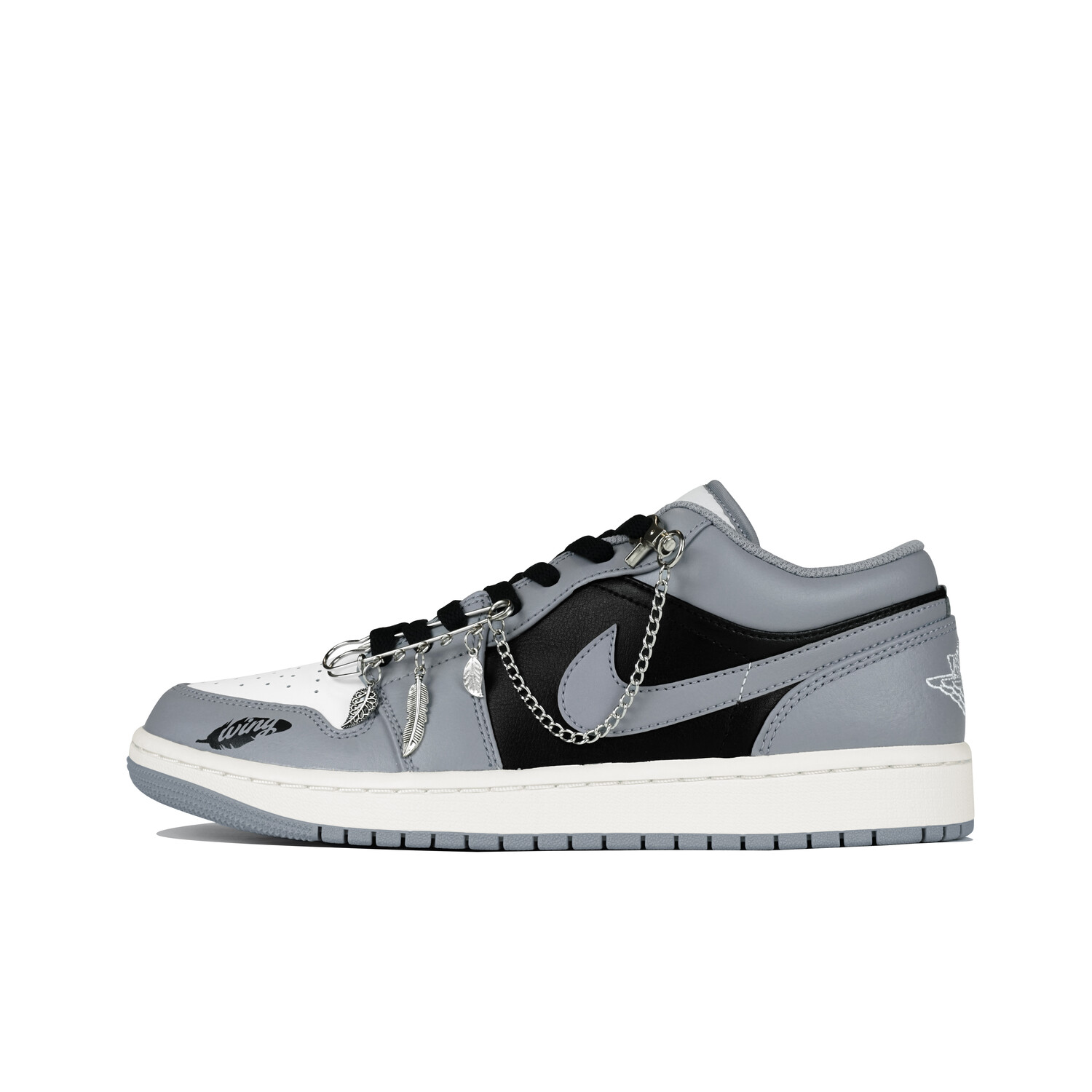 Кроссовки Air Jordan 1 Vintage Basketball Shoes Women's Low-top Black/White/Gray, светло-серый
Кроссовки Air Jordan 1 Vintage Basketball Shoes Women's Low-top Black/White/Gray, светло-серый