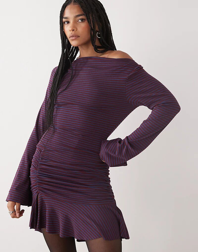 Мини-платье COLLUSION с длинными рукавами в сине-бордовую полоску
Мини-платье COLLUSION с длинными рукавами в сине-бордовую полоску