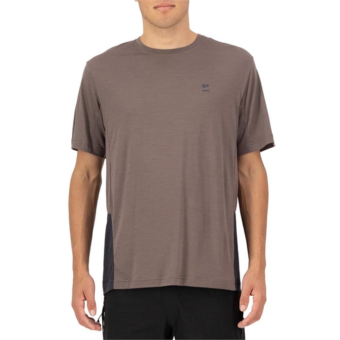 Футболка Tarn из мериносовой шерсти Mons Royale, Iron/9 Iron
Футболка Tarn из мериносовой шерсти Mons Royale, Iron/9 Iron