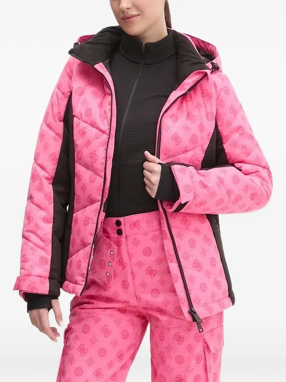 Стеганая лыжная куртка с логотипом GUESS USA, розовый
Стеганая лыжная куртка с логотипом GUESS USA, розовый