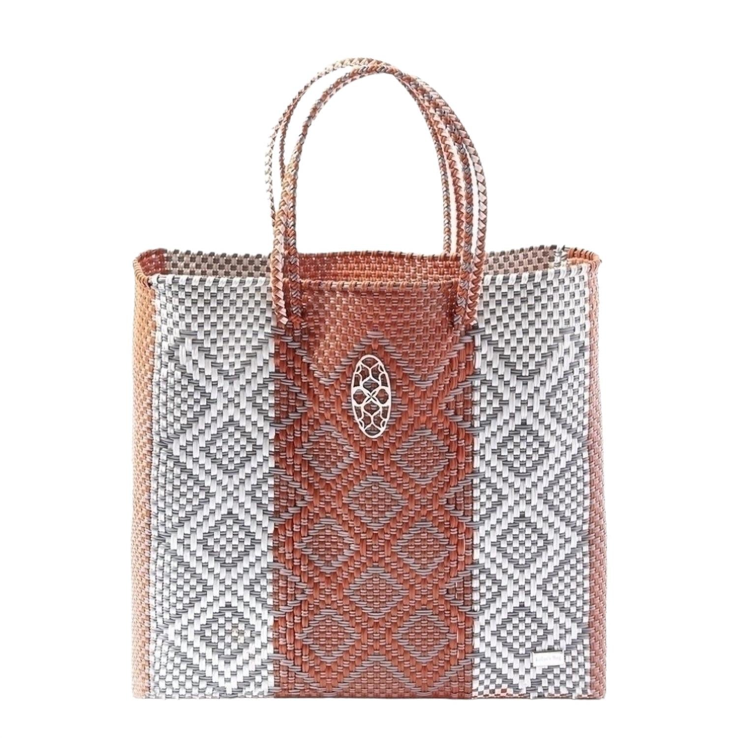 Женская ручной работы сумка-шоппер в оранжевую полоску Lola's Bag
Женская ручной работы сумка-шоппер в оранжевую полоску Lola's Bag