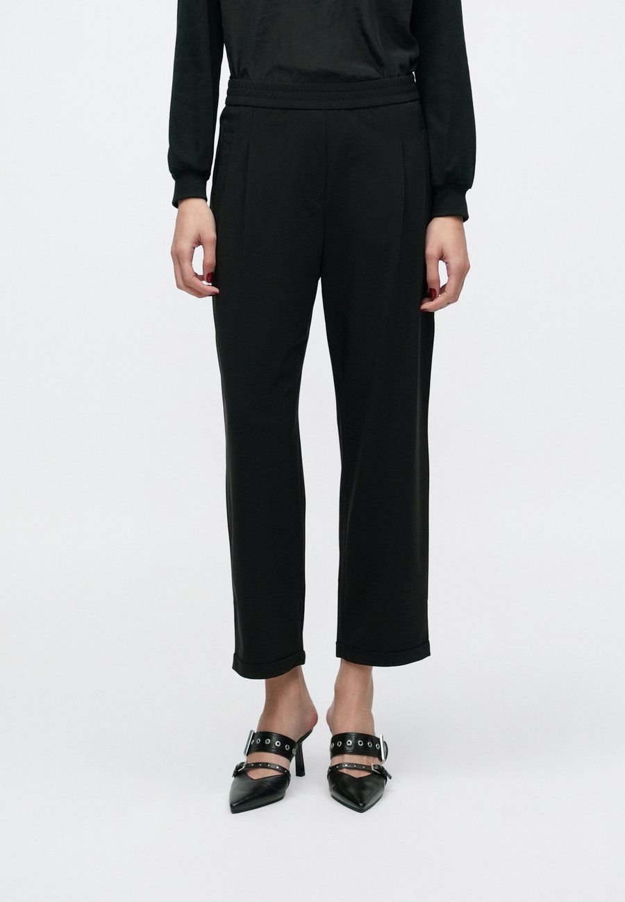Брюки Marc Cain Trousers, Black
Брюки Marc Cain Trousers, Black