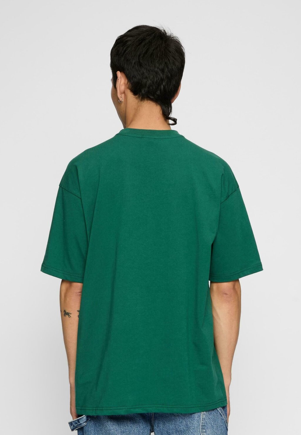 Базовая футболка LOOSE FIT Dropsize, зеленый
Базовая футболка LOOSE FIT Dropsize, зеленый