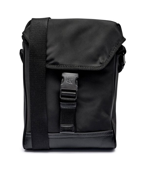 Сумка мужская Calvin Klein Jeans текстильная, черный
Сумка мужская Calvin Klein Jeans текстильная, черный
