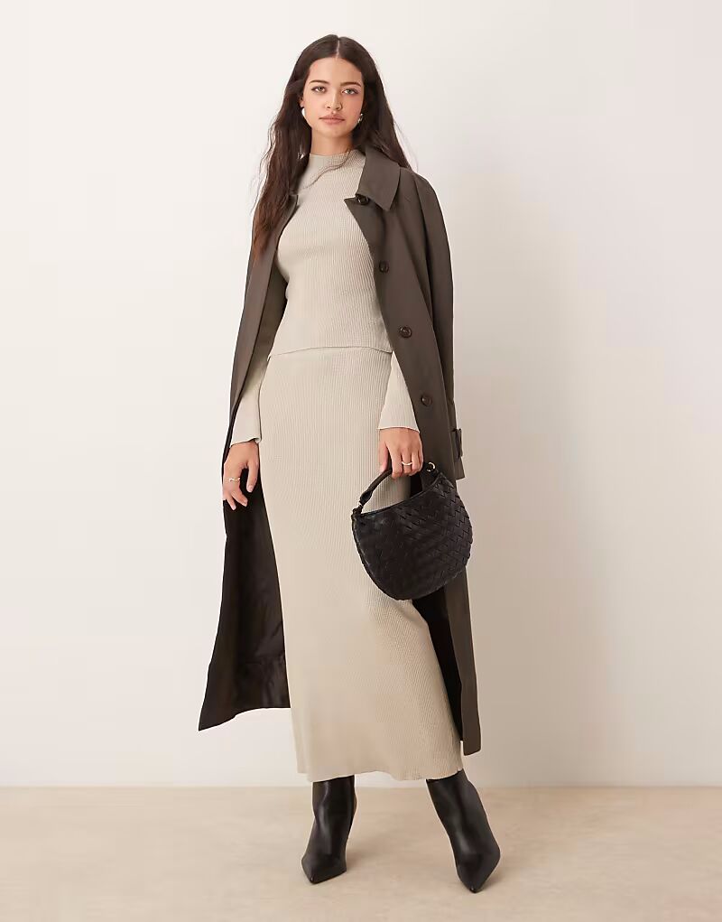 Юбка-трикотаж в цвете серый металлик Pretty Lavish
Юбка-трикотаж в цвете серый металлик Pretty Lavish