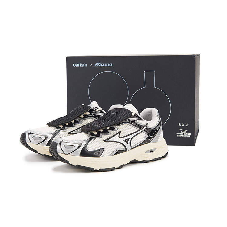 Кроссовки Racer S унисекс с низким верхом бежевый/черный/серебристый Mizuno
Кроссовки Racer S унисекс с низким верхом бежевый/черный/серебристый Mizuno