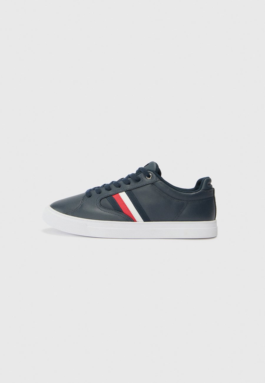 Кроссовки Tommy Hilfiger ICON COURT STRIPES, Desert Sky/Dark Blue
Кроссовки Tommy Hilfiger ICON COURT STRIPES, Desert Sky/Dark Blue