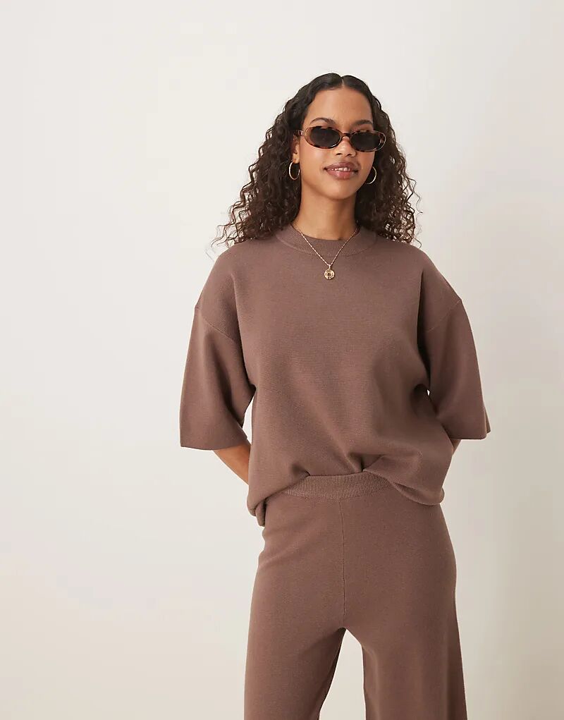 Футболка ASOS DESIGN из структурированного трикотажа цвета мокко
Футболка ASOS DESIGN из структурированного трикотажа цвета мокко