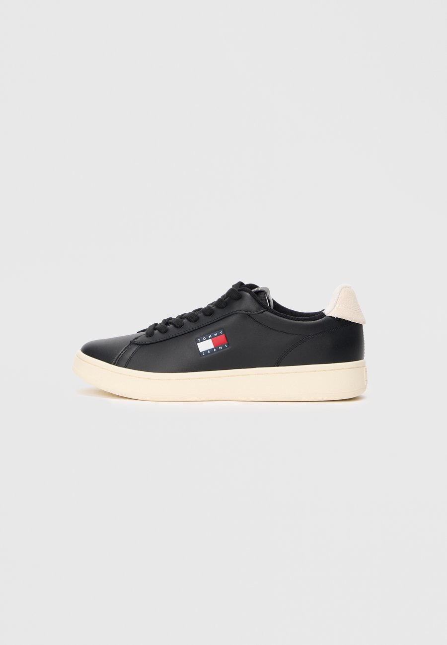 Кроссовки Tommy Jeans ARCHIVE 98, Black/Calico/Black
Кроссовки Tommy Jeans ARCHIVE 98, Black/Calico/Black