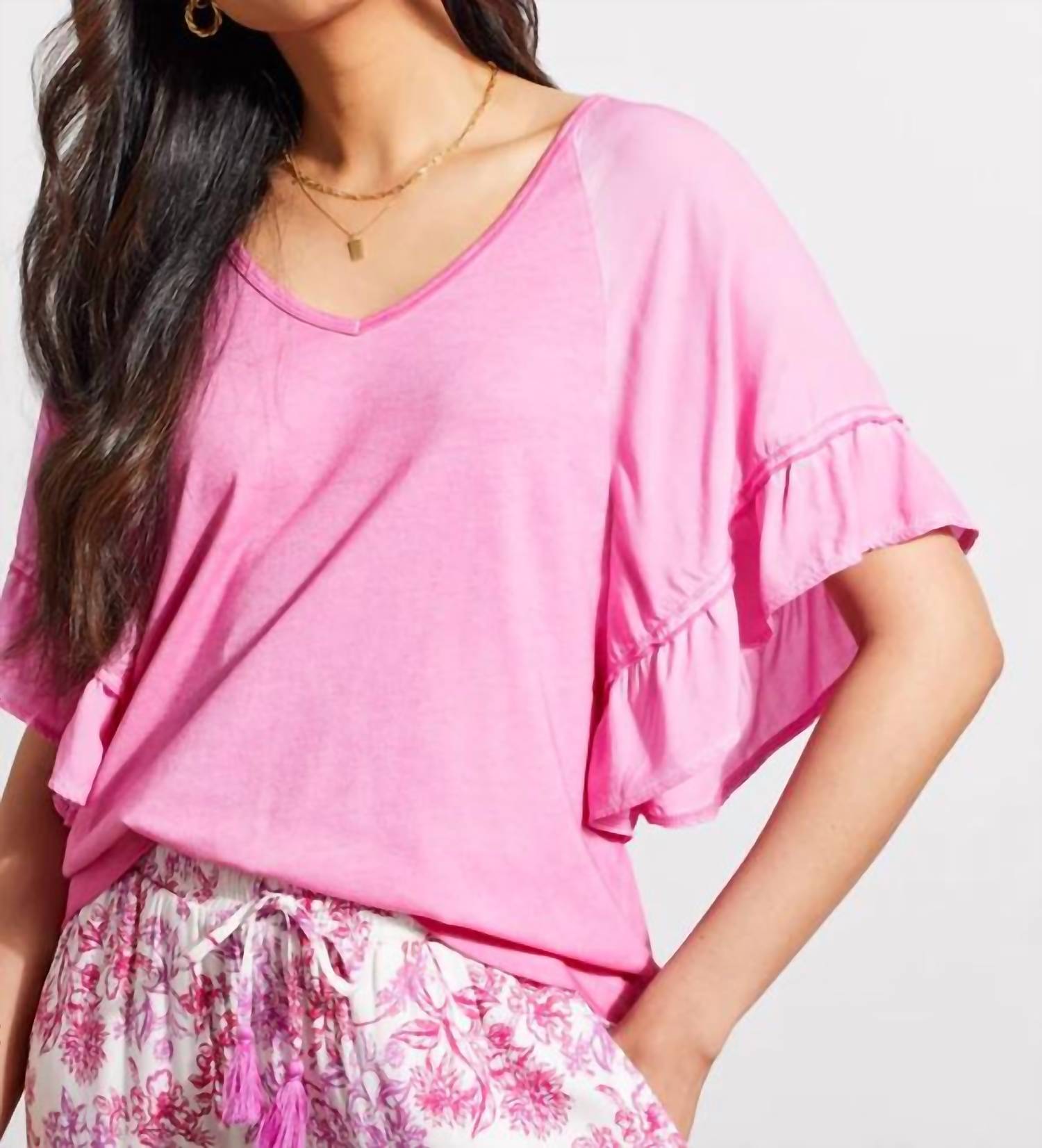 Топ с короткими рукавами и двойными оборками реглан с V-образным вырезом, ярко-розового цвета TRIBAL
Топ с короткими рукавами и двойными оборками реглан с V-образным вырезом, ярко-розового цвета TRIBAL