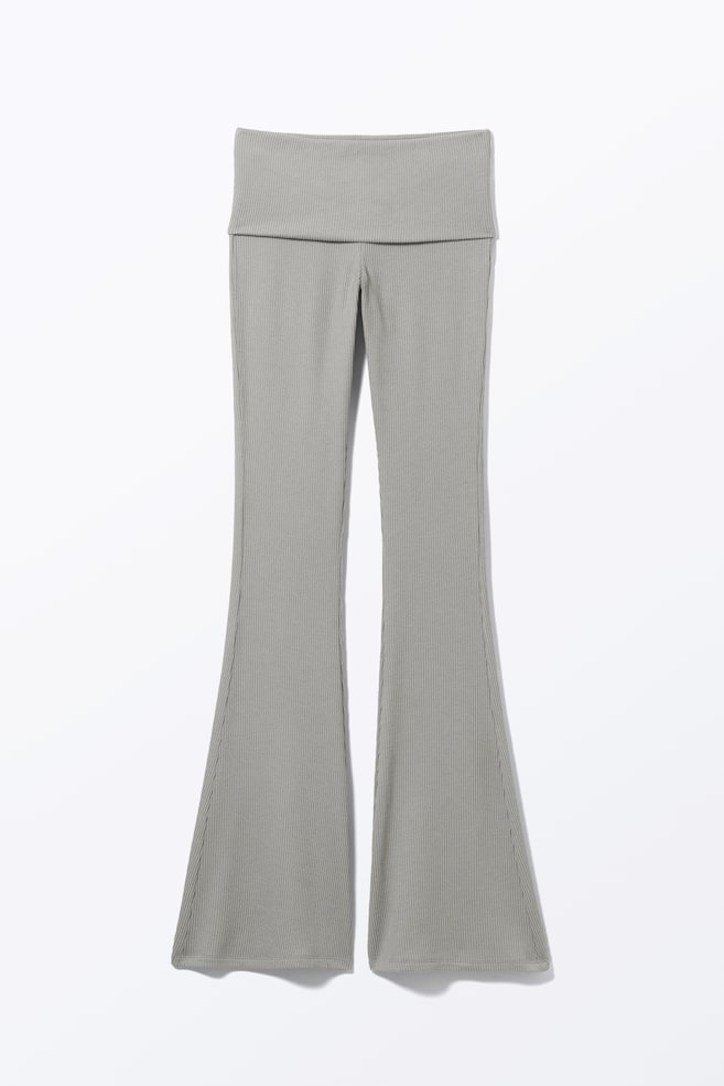 Расклешенные брюки с заниженной талией и отделкой в рубчик Monki, серый
Расклешенные брюки с заниженной талией и отделкой в рубчик Monki, серый