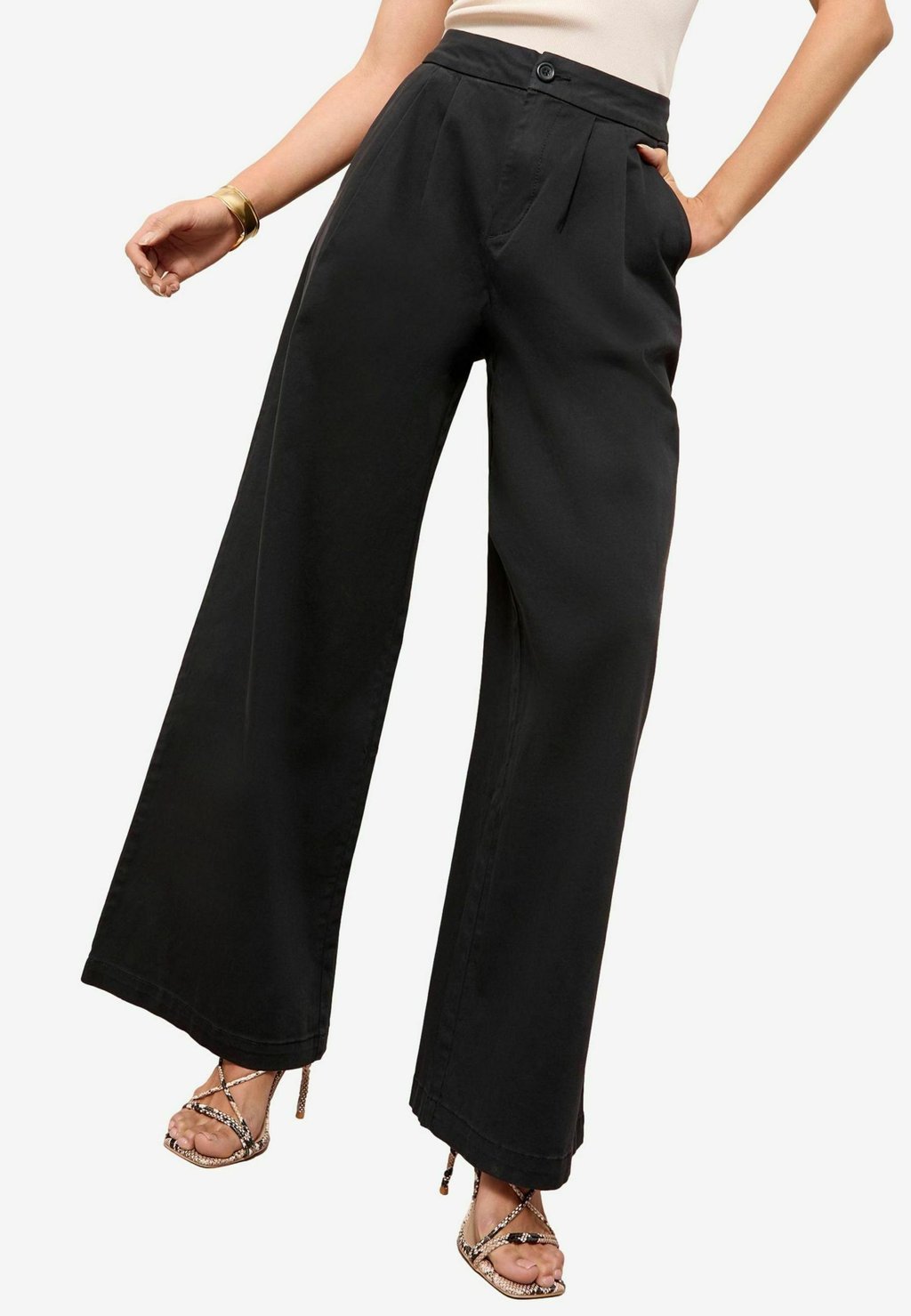 Брюки WIDE LEG Friends Like These, черный
Брюки WIDE LEG Friends Like These, черный