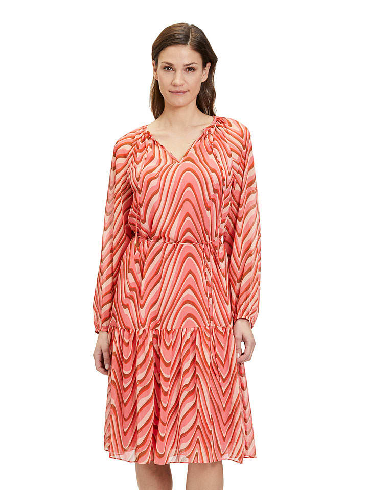 Платье до колена CARTOON, розовый
Платье до колена CARTOON, розовый