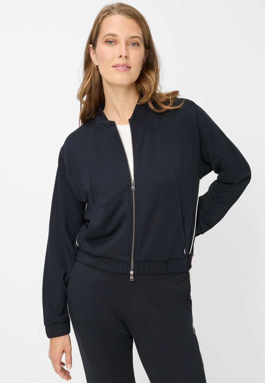 Толстовка BRAX STYLE BECKY L, Navy/Dark Blue
Толстовка BRAX STYLE BECKY L, Navy/Dark Blue