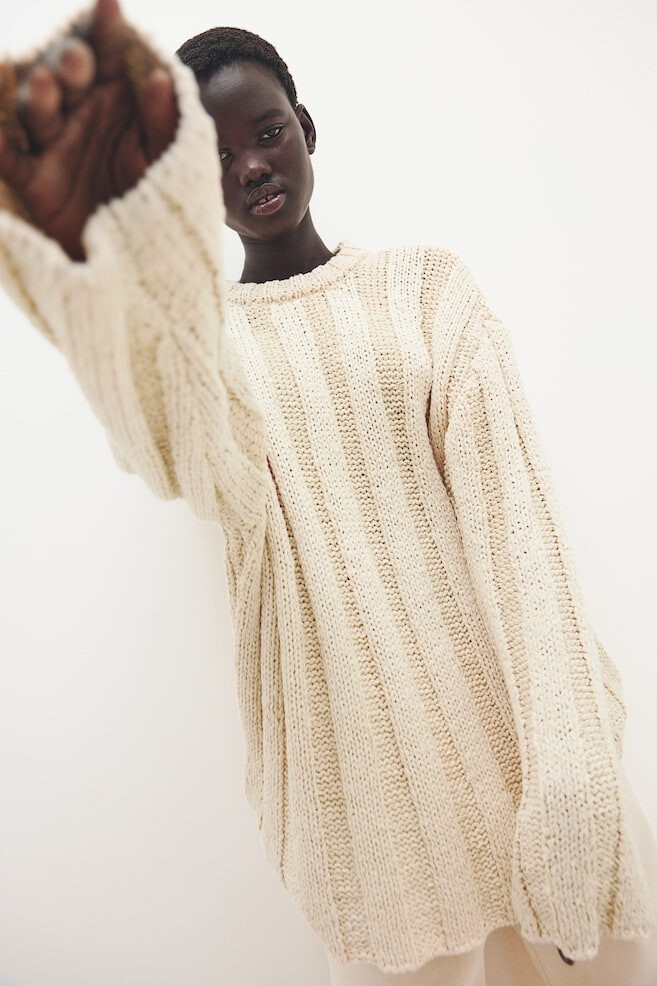 Свитер оверсайз в рубчик H&M, бежевый
Свитер оверсайз в рубчик H&M, бежевый