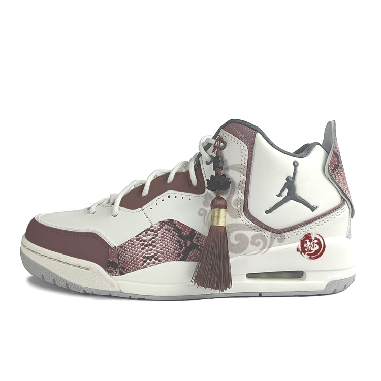 Jordan Кроссовки баскетбольные мужские mid top Courtside 23 Shock Absorbers Slip Resistant Vintage красные белые серые
Jordan Кроссовки баскетбольные мужские mid top Courtside 23 Shock Absorbers Slip Resistant Vintage красные белые серые