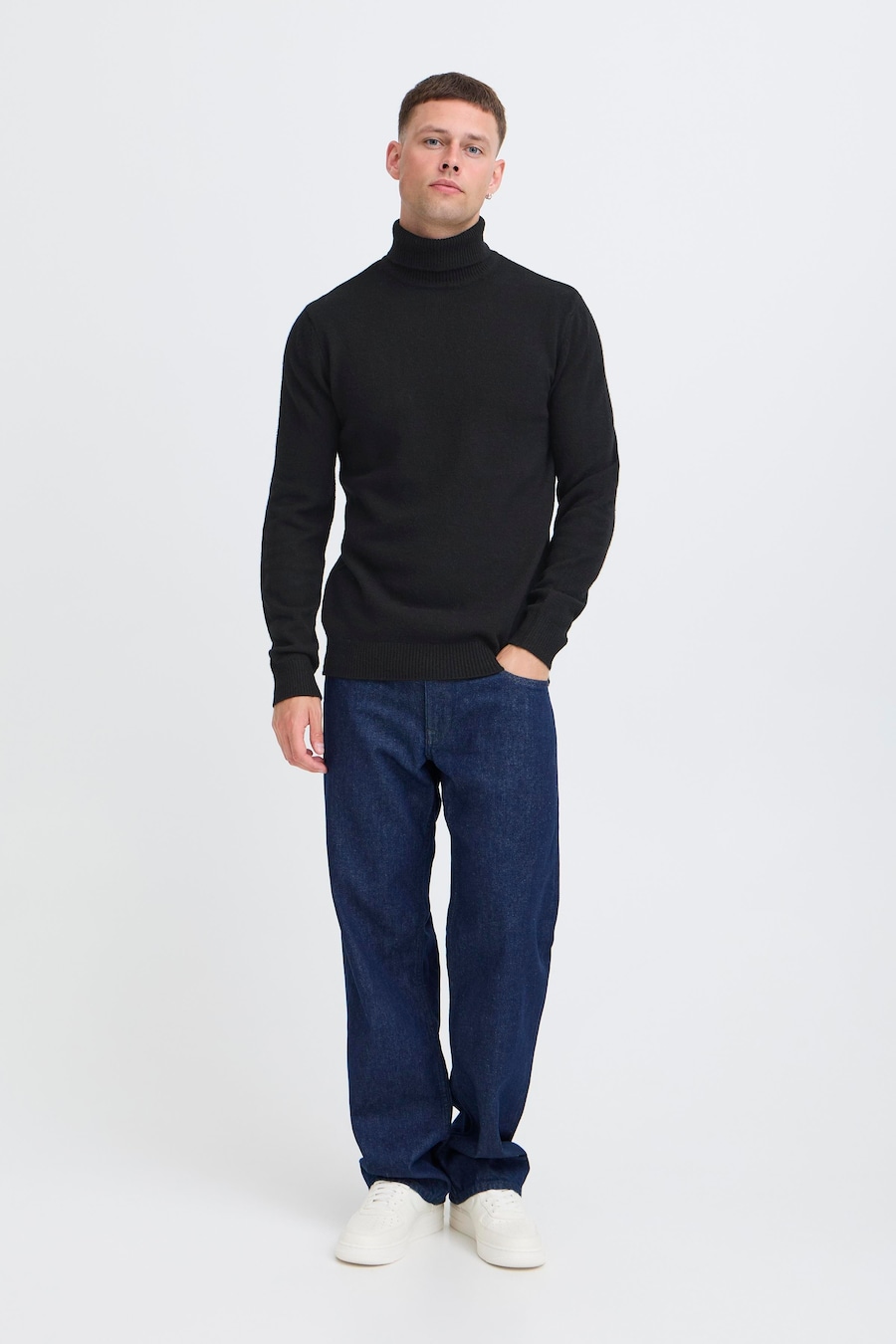 Свитер BLEND, черный
Свитер BLEND, черный