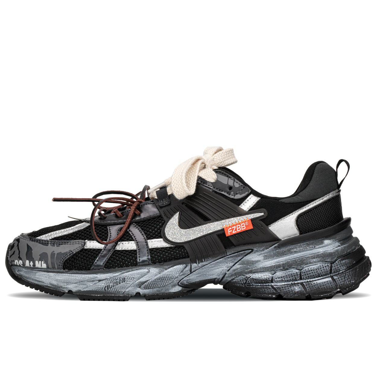 Nike V2K Run Водонепроницаемые низкие кроссовки для бега мужские черно-серые, цвет Black Gray
Nike V2K Run Водонепроницаемые низкие кроссовки для бега мужские черно-серые, цвет Black Gray