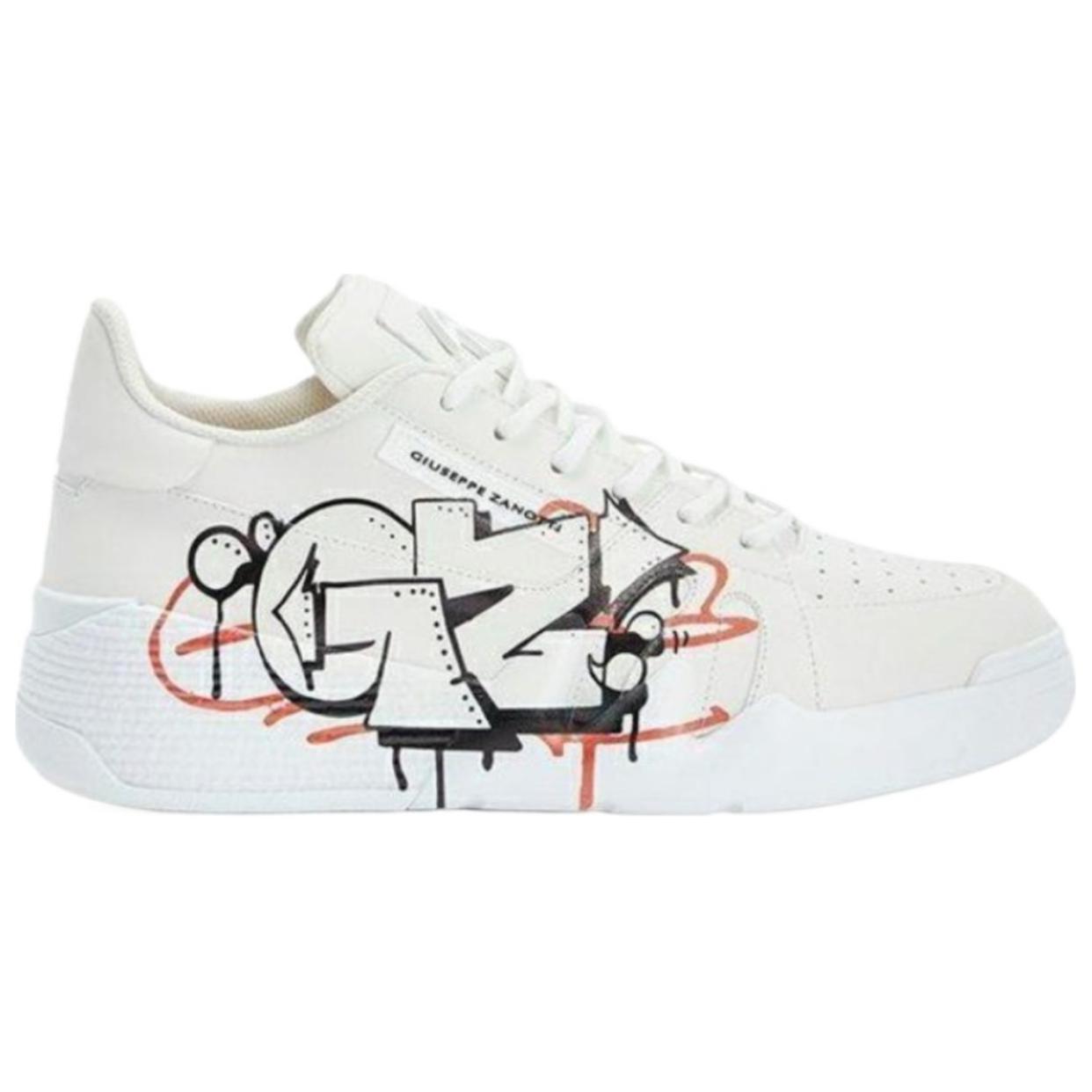 Джиузеппе Дзанотти Кроссовки низкие с принтом граффити Талон Белый
Джиузеппе Дзанотти Кроссовки низкие с принтом граффити Талон Белый