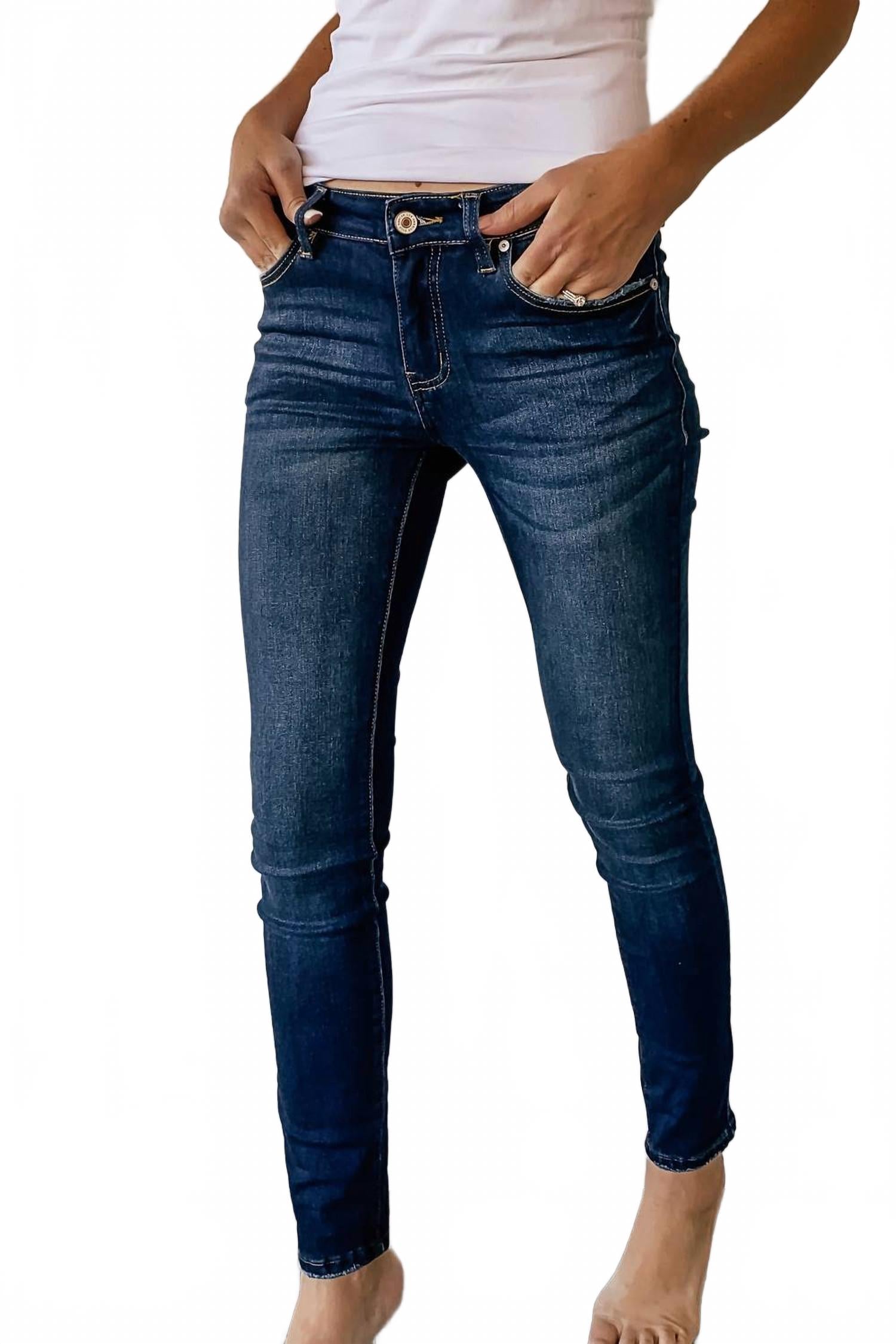 Классические узкие джинсы с пятью карманами в синем цвете KanCan
Классические узкие джинсы с пятью карманами в синем цвете KanCan